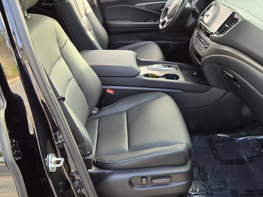 Certified 2025 Honda Ridgeline RTL image 16