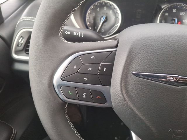 New 2026 Chrysler Pacifica Select image 15
