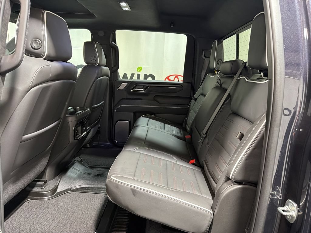 Used 2025 GMC Sierra 2500 AT4X AWD/4WD image 17