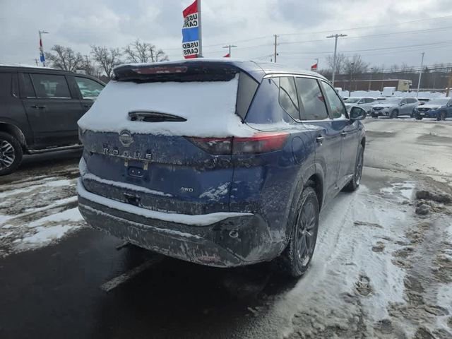 Used 2023 Nissan Rogue S image 6