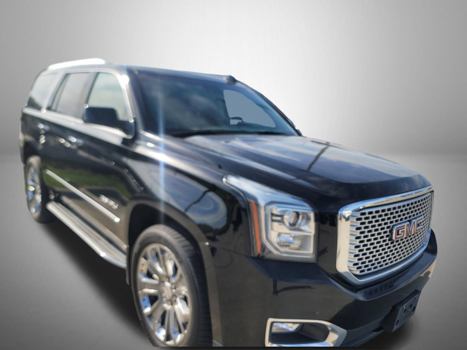 Used 2016 GMC Yukon Denali w/ Open Road Package AWD/4WD image 2