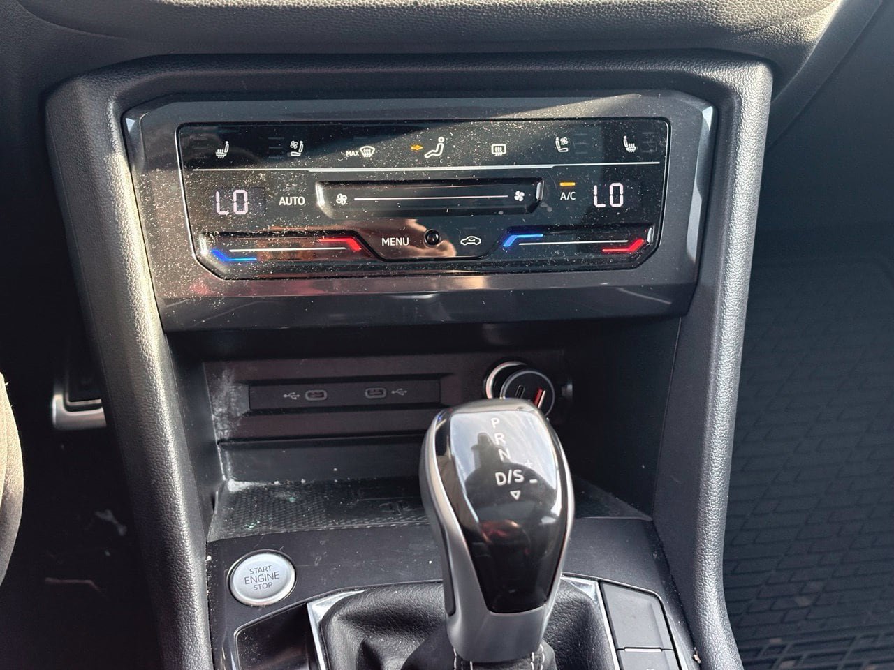 Used 2022 Volkswagen Tiguan SEL R-Line AWD/4WD image 12