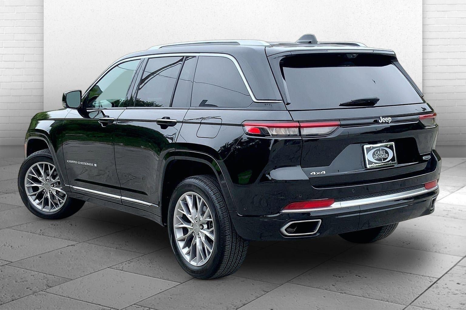 Used 2023 Jeep Grand Cherokee Summit w/ Adv Protech Group IV AWD/4WD image 11
