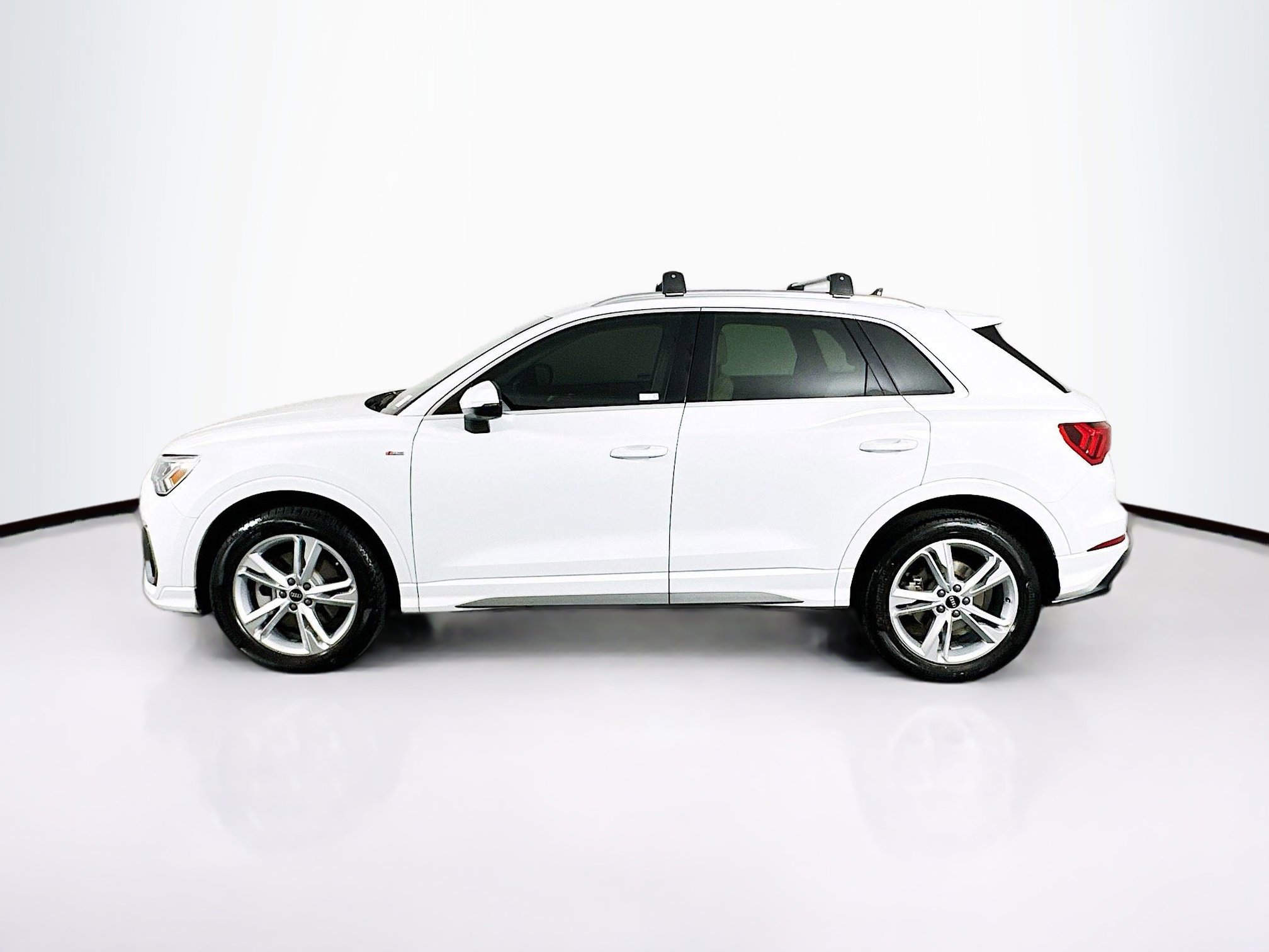 Used 2022 Audi Q3 2.0T Premium Plus w/ Premium Plus Package image 4