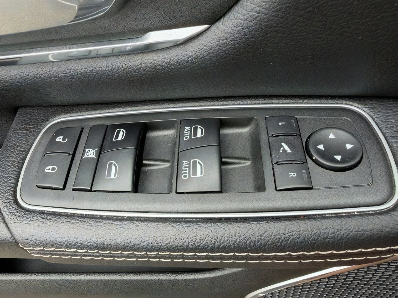 Used 2022 RAM 1500 Laramie AWD/4WD image 18