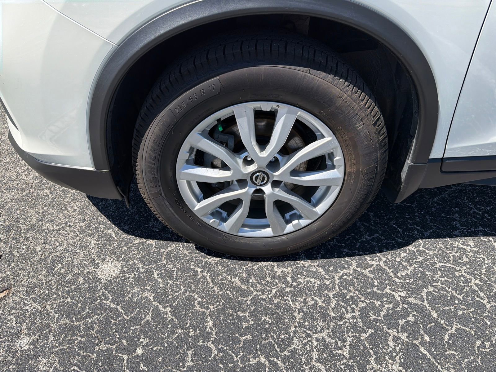 Used 2019 Nissan Rogue SV image 11