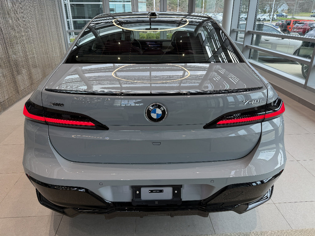 New 2026 BMW 740i xDrive image 5