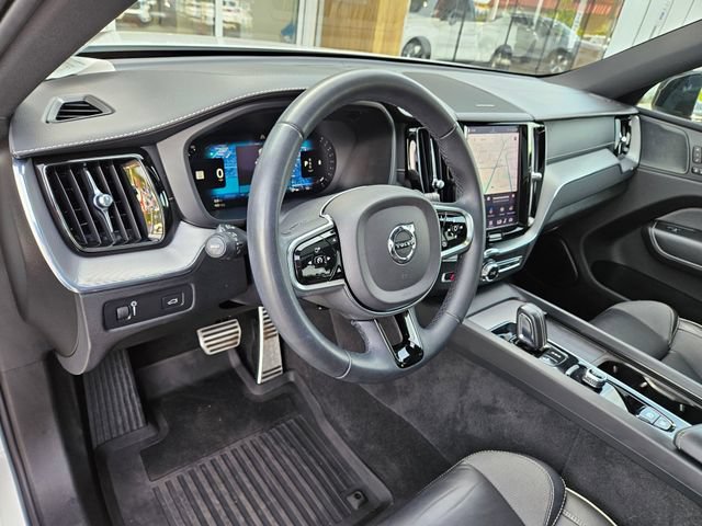 Used 2022 Volvo XC60 B5 R-Design w/ Protection Package Premier AWD/4WD image 17