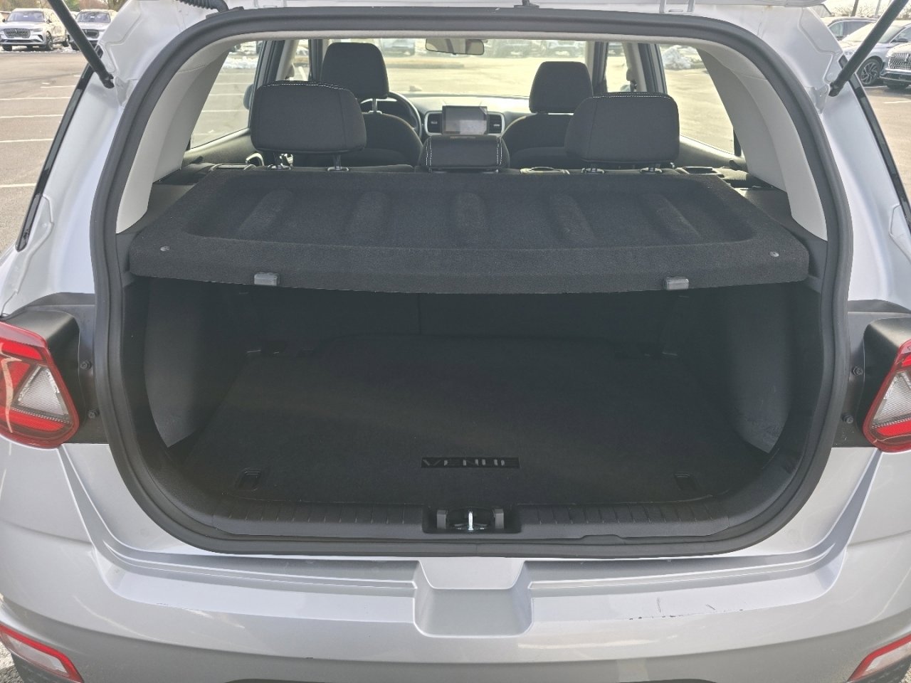 Used 2025 Hyundai Venue SEL image 17
