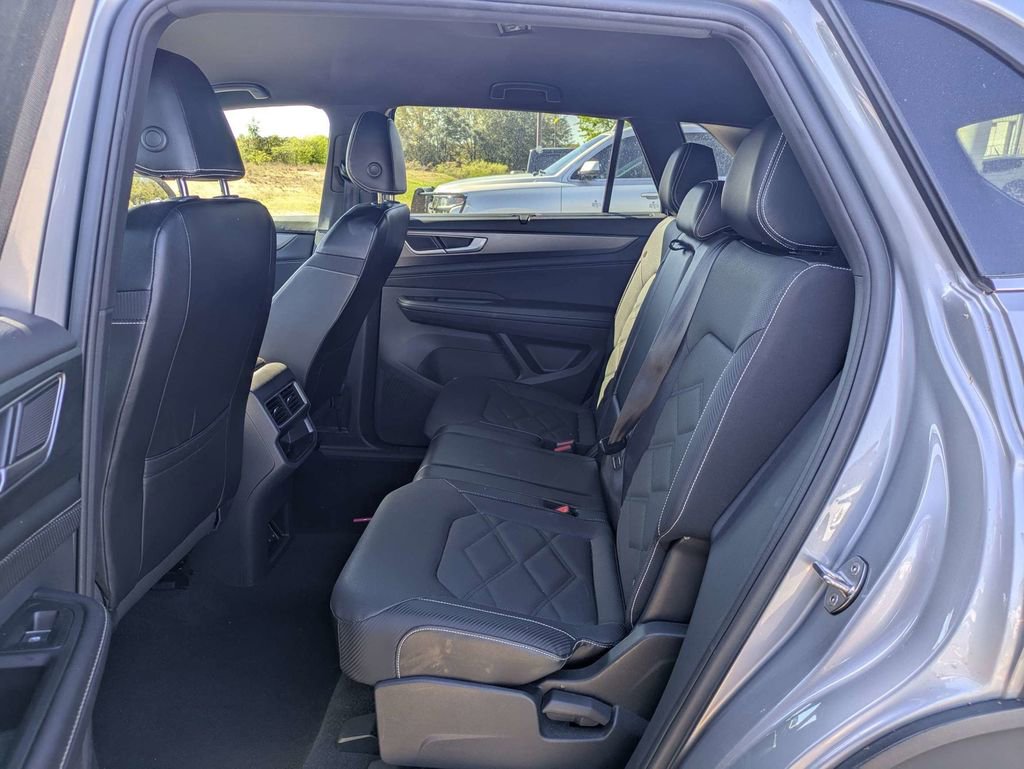 Used 2024 Volkswagen Atlas Cross Sport SE image 14