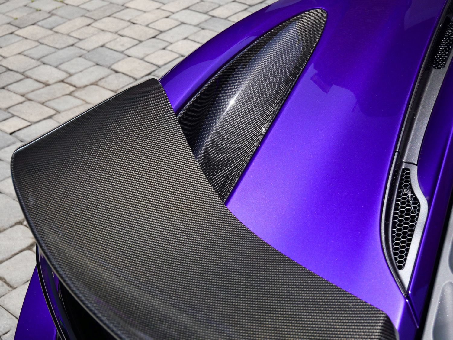 Used 2020 McLaren 720S RWD image 13
