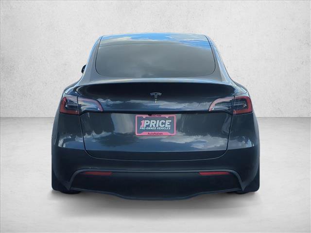 Used 2025 Tesla Model Y Long Range RWD image 8