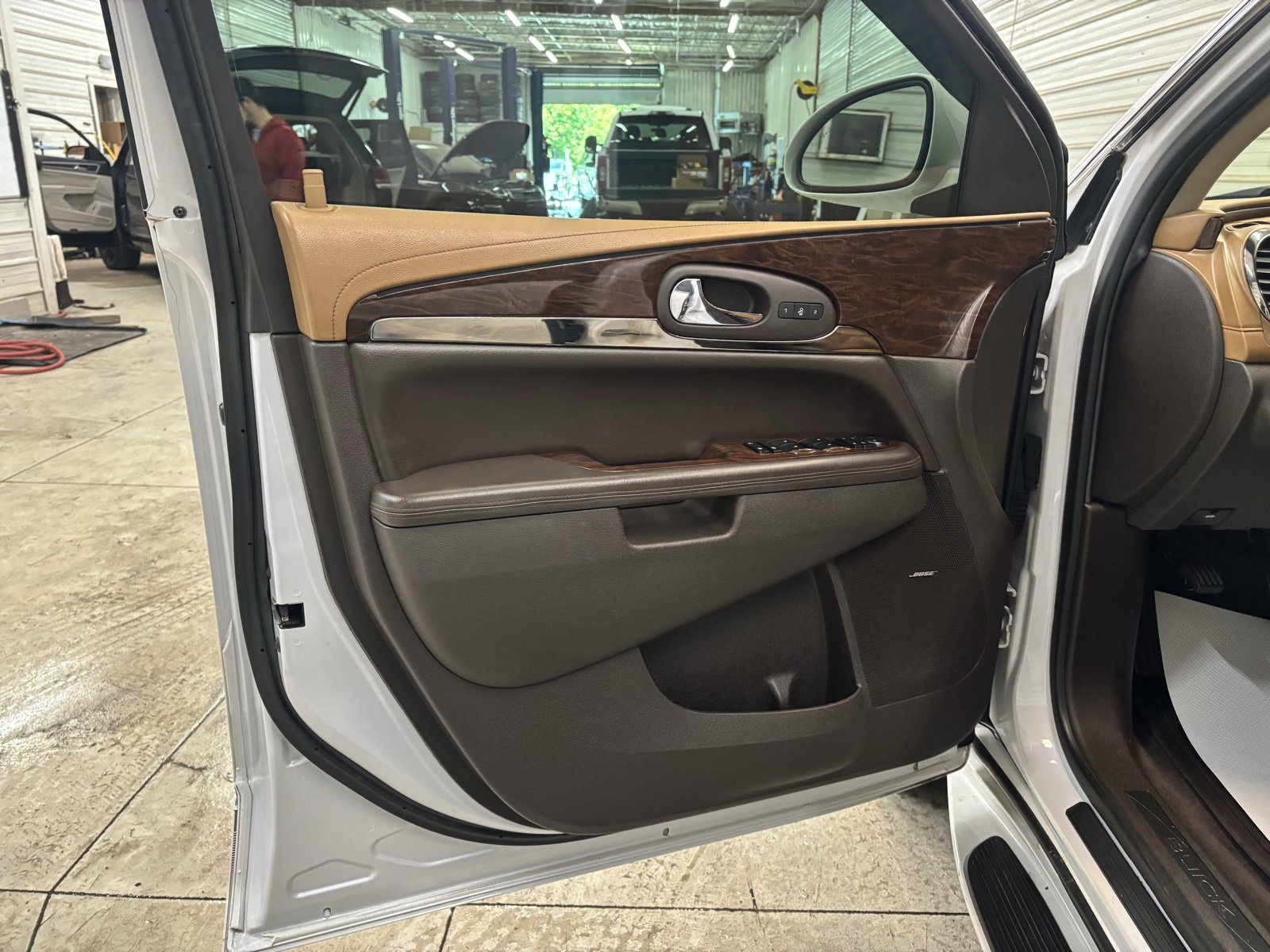 Used 2016 Buick Enclave Premium w/ Experience Buick Package image 9