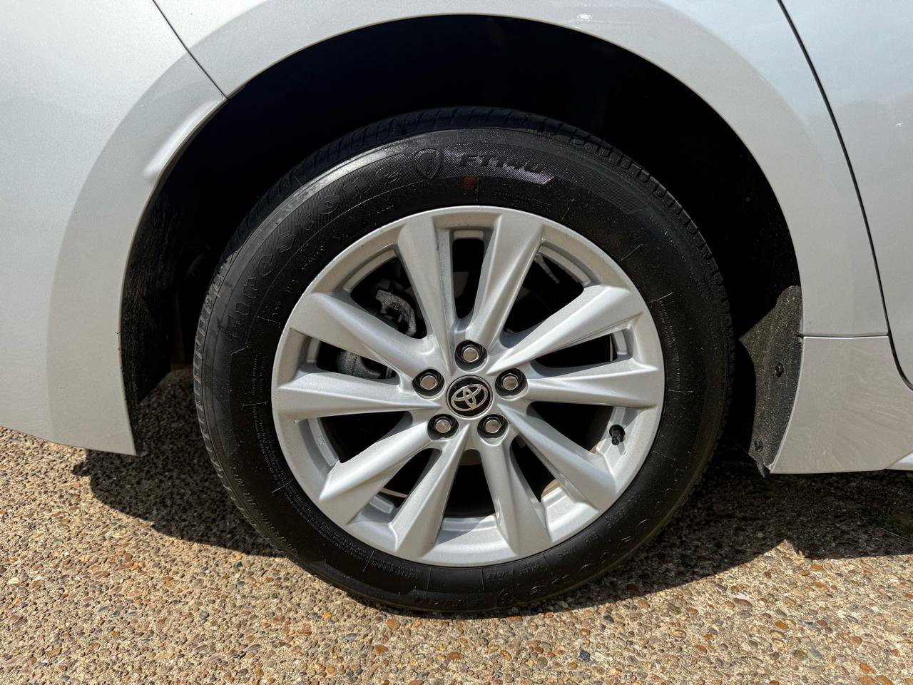 Used 2024 Toyota Corolla LE w/ LE Convenience Package image 6