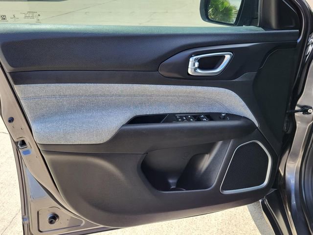 Used 2022 Jeep Compass Latitude image 16