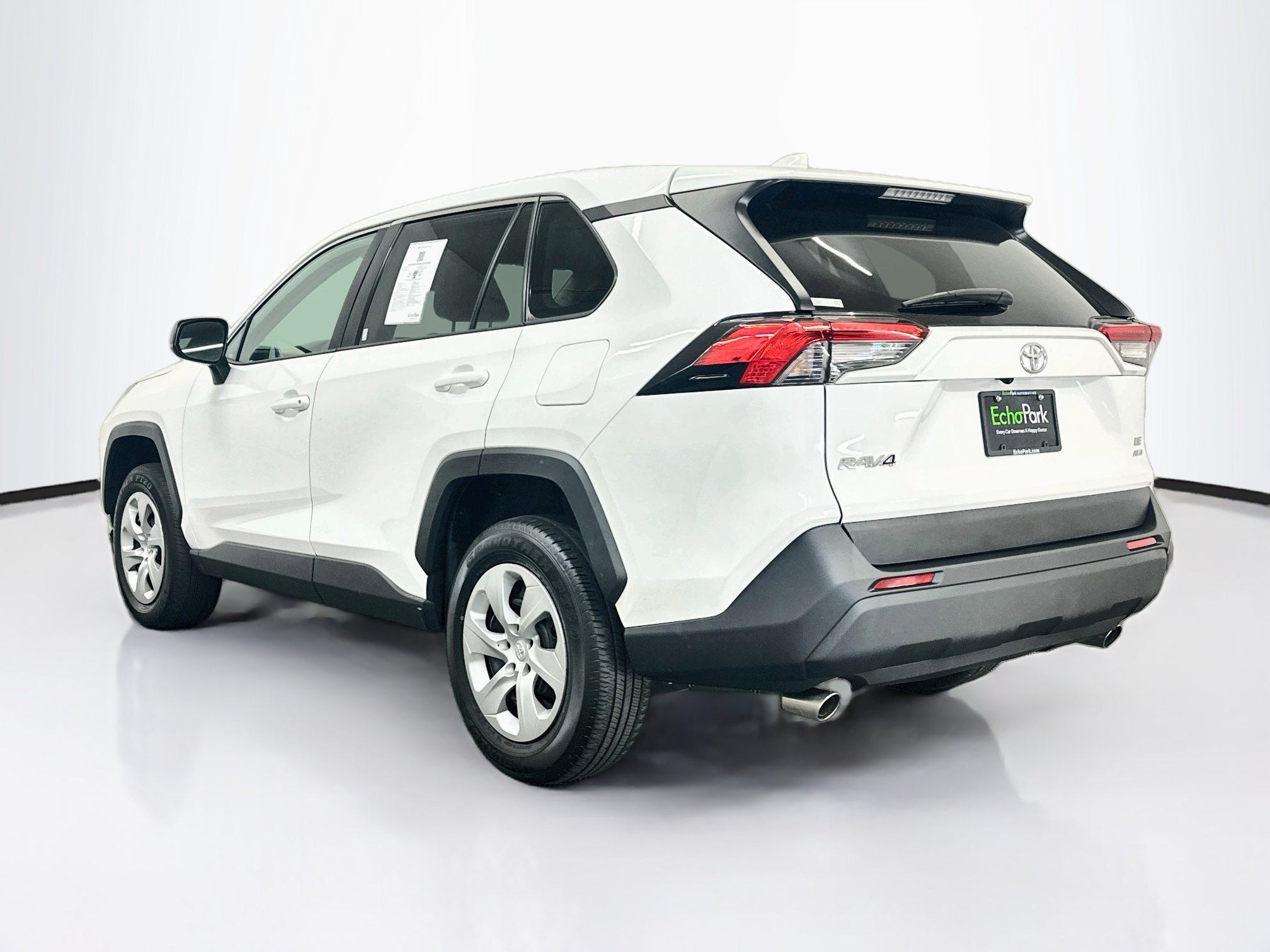 Used 2025 Toyota RAV4 LE AWD/4WD image 5