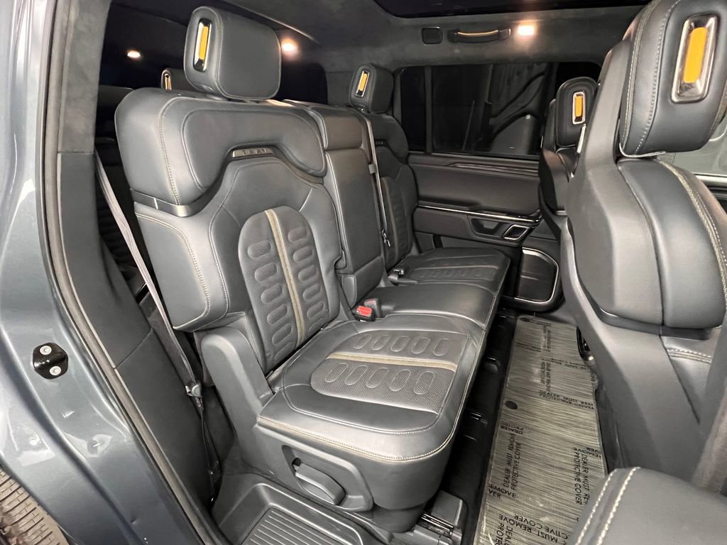 Used 2022 Rivian R1S Launch Edition image 21
