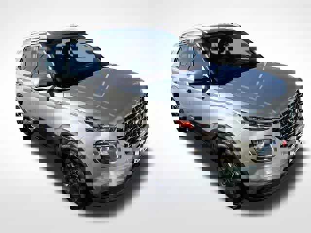 Certified 2025 Hyundai Venue SEL image 3