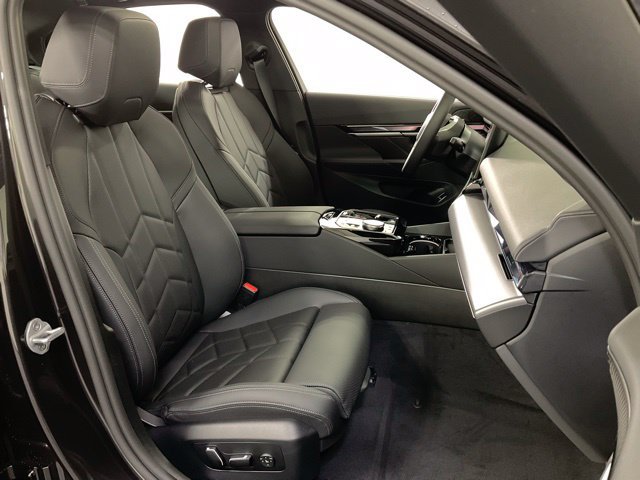 Used 2025 BMW i5 xDrive40 w/ Premium Package AWD/4WD image 41
