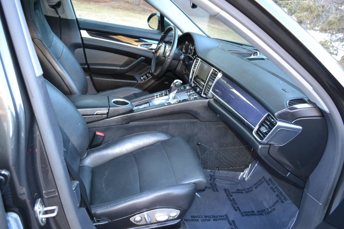 Used 2014 Porsche Panamera 4 w/ Premium Package image 33