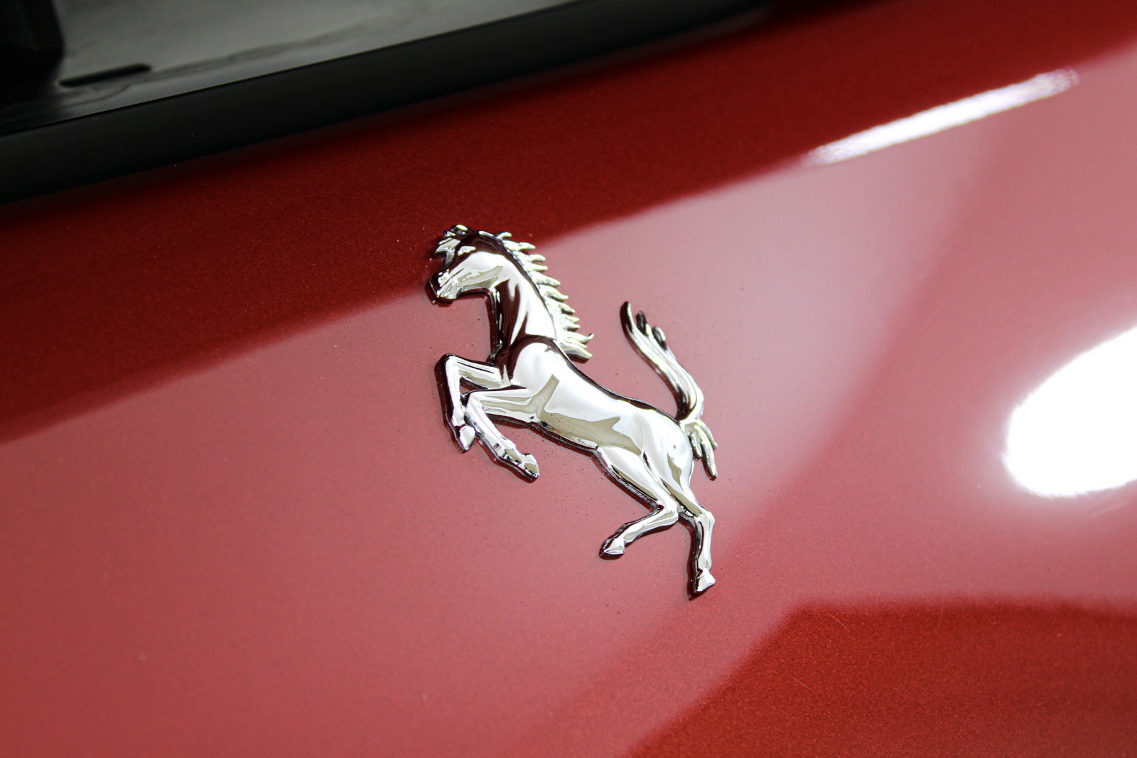 Certified 2023 Ferrari F8 Tributo RWD image 32