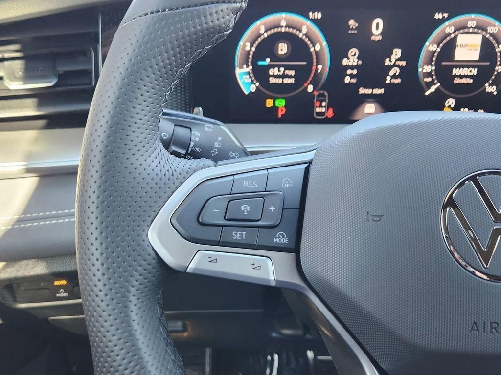 New 2026 Volkswagen Tiguan SE R-Line image 16