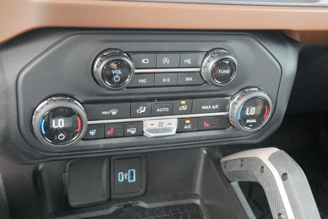 Used 2024 Ford Bronco Outer Banks AWD/4WD image 19