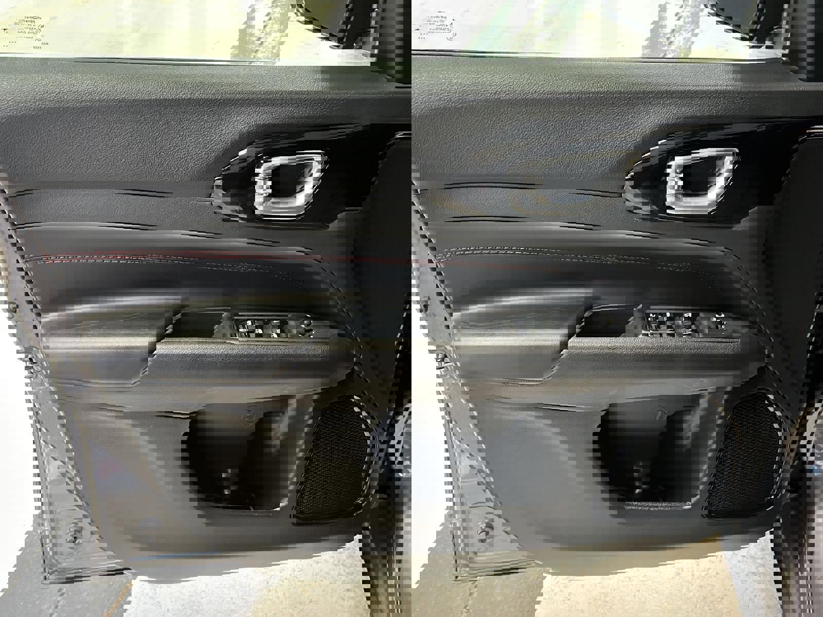 Used 2024 Jeep Compass Trailhawk image 15