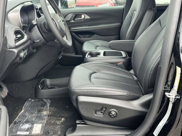 New 2026 Chrysler Pacifica Select w/ S Appearance Package FWD image 10