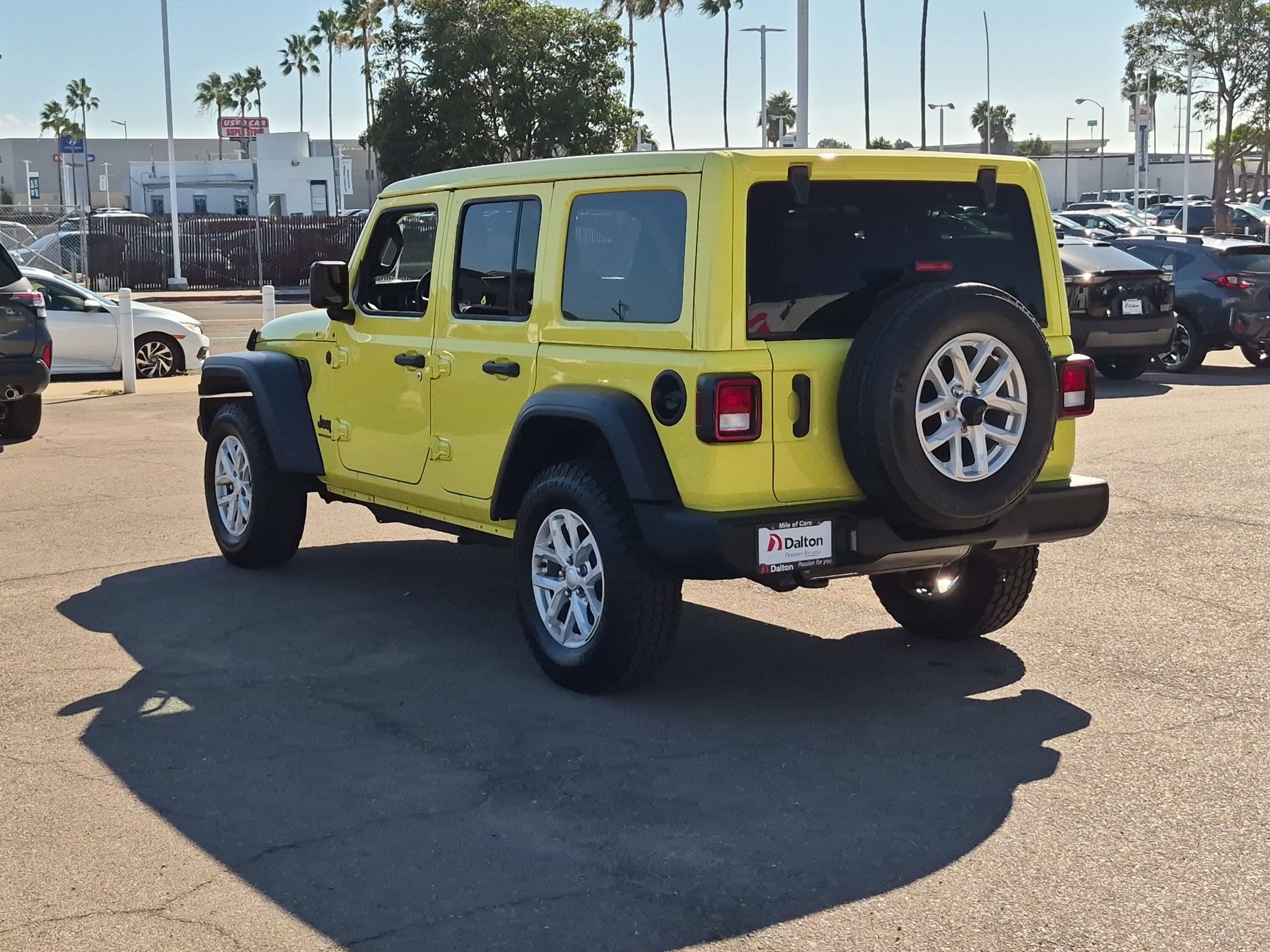 Used 2023 Jeep Wrangler Unlimited Sport w/ Sun And Sound Package AWD/4WD image 6