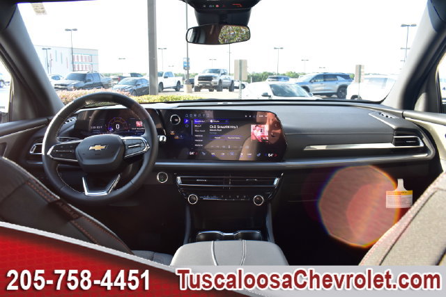 New 2027 Chevrolet Traverse LT FWD image 3