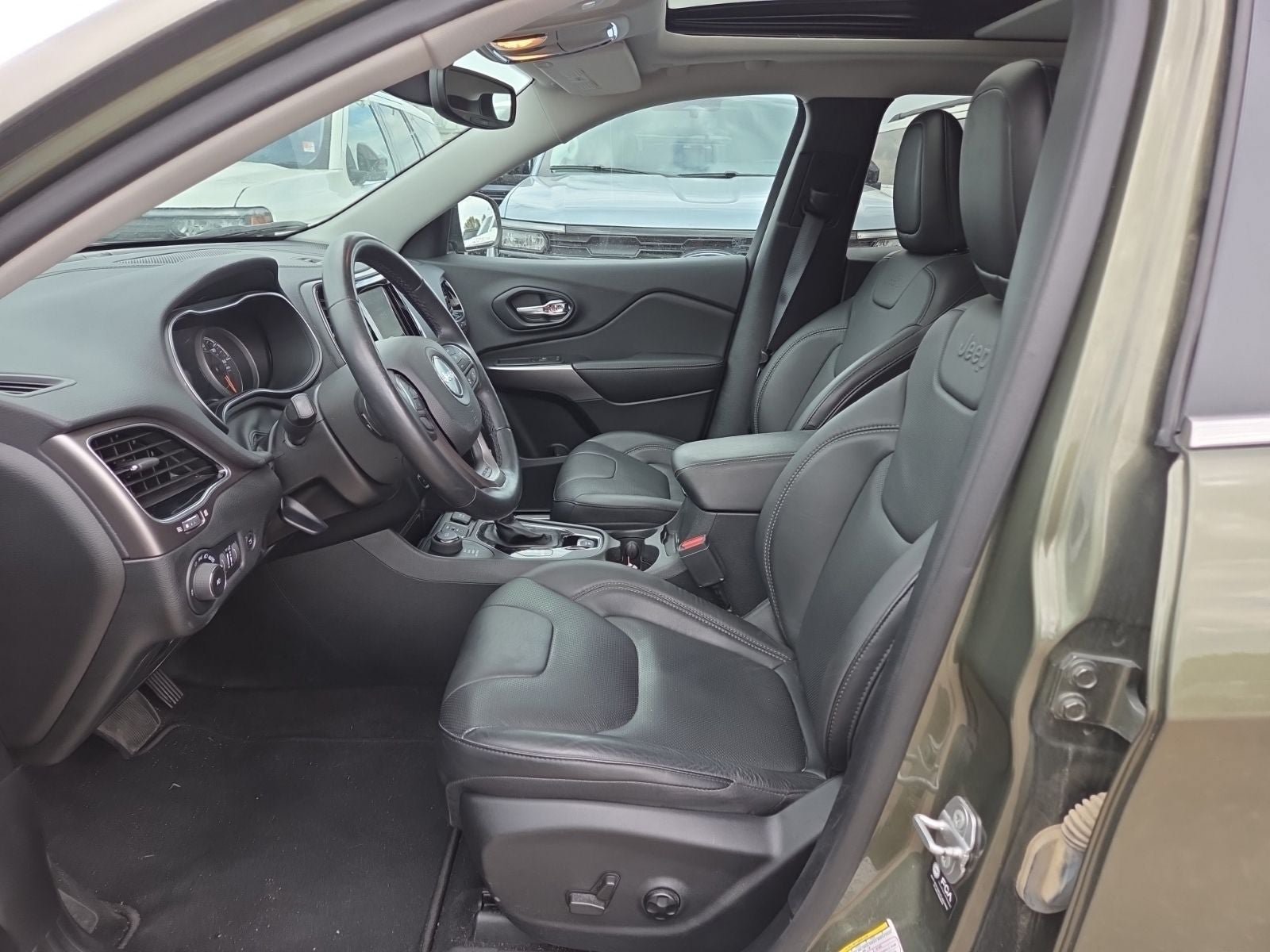 Used 2021 Jeep Cherokee Limited AWD/4WD image 8