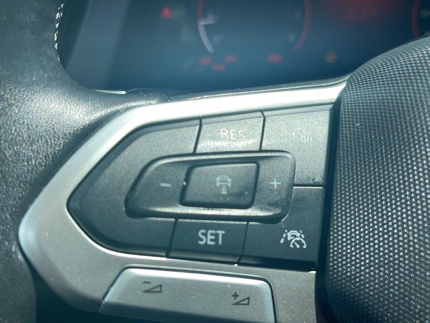 Used 2025 Volkswagen Atlas Peak Edition SE AWD/4WD image 27