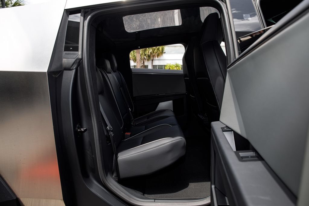 Used 2025 Tesla Cybertruck AWD Crew Cab image 16