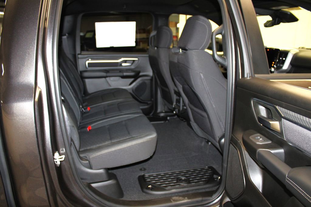 New 2026 RAM 1500 4x4 Crew Cab image 30