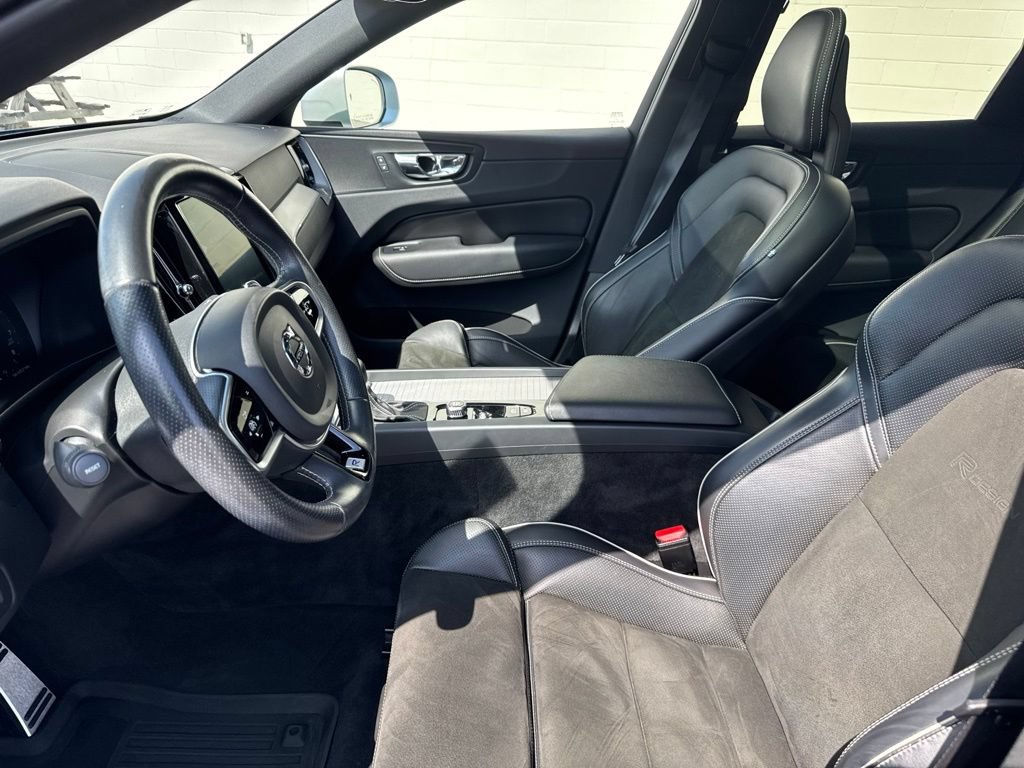 Used 2018 Volvo XC60 T6 R-Design w/ Convenience Package AWD/4WD image 22