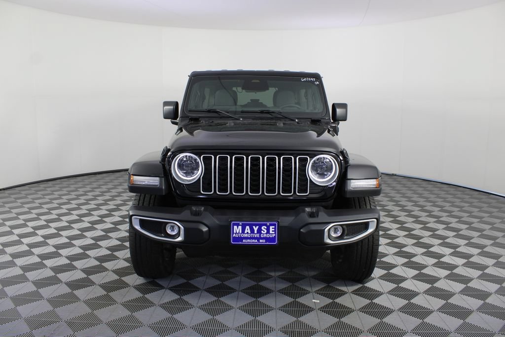 Used 2025 Jeep Wrangler Unlimited Sahara AWD/4WD image 25