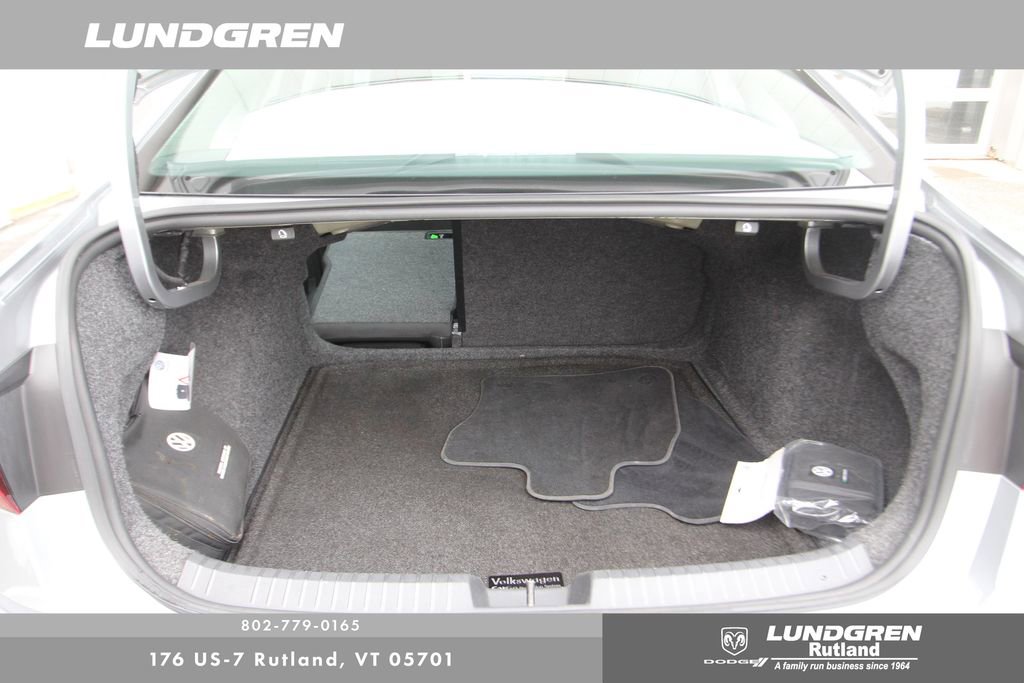 Used 2020 Volkswagen Jetta SEL Premium image 44