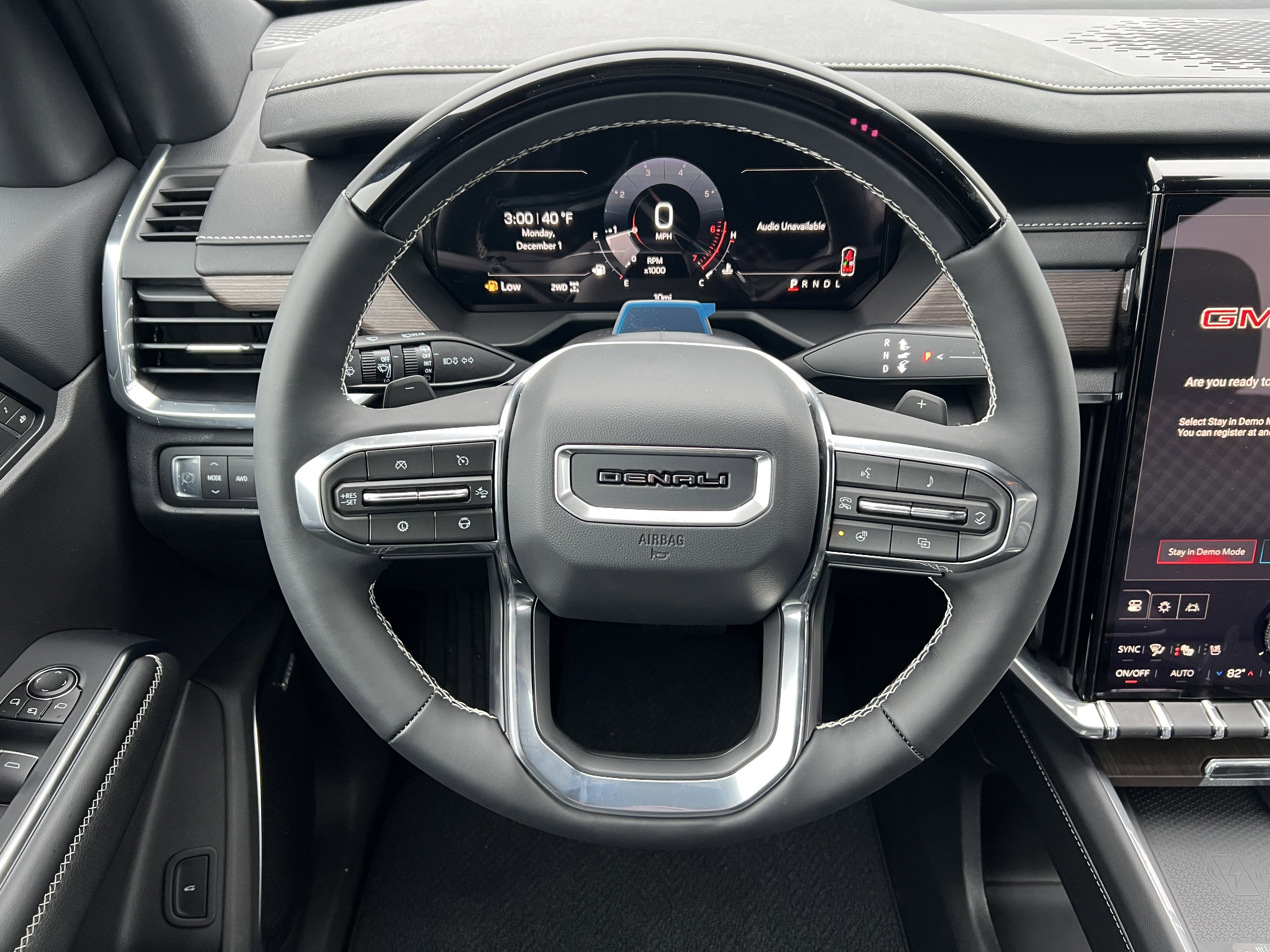 New 2026 GMC Acadia Denali w/ Super Cruise Package image 31