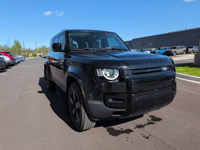 Used 2022 Land Rover Defender 110 S AWD/4WD image 3