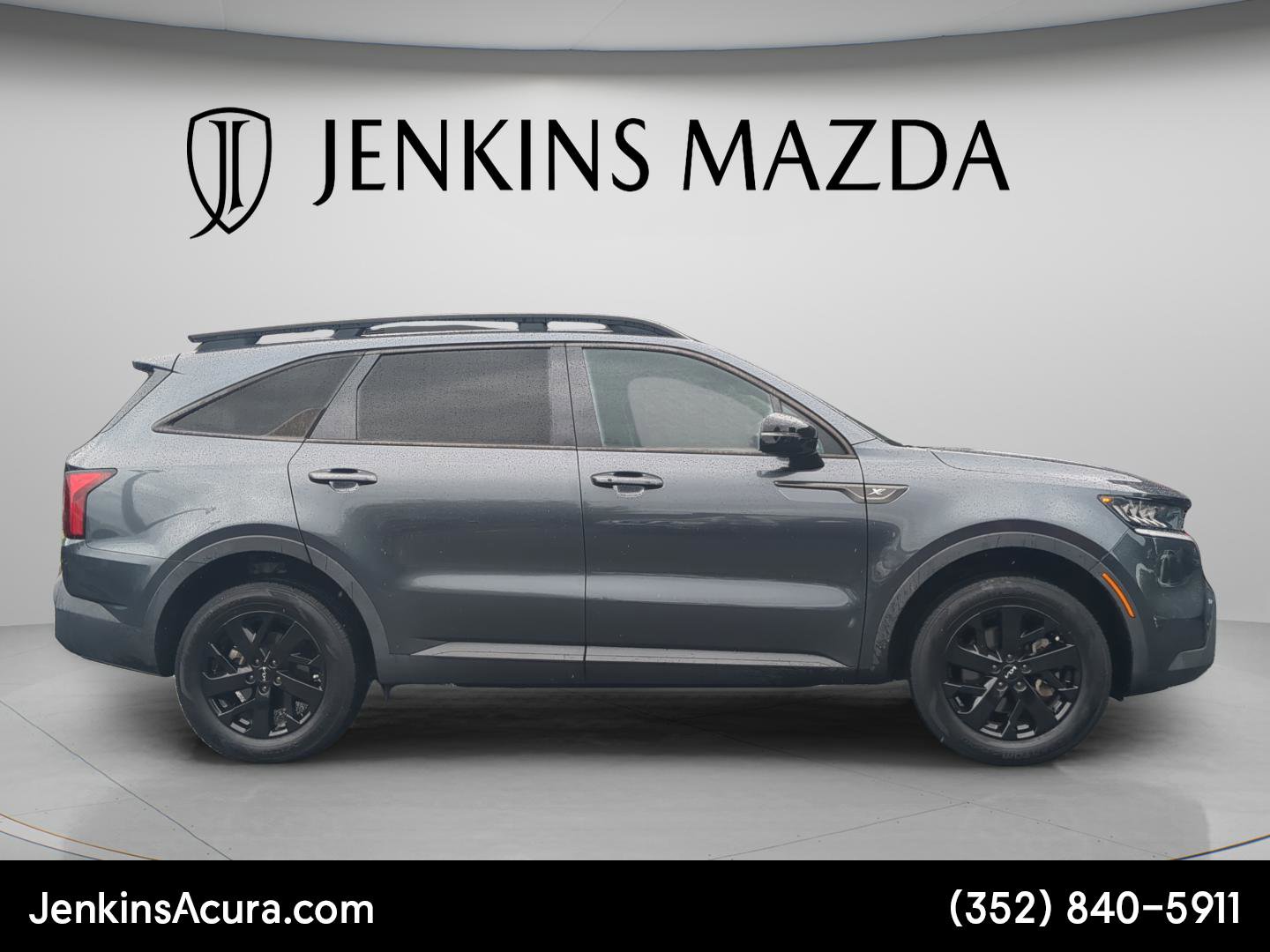 Used 2023 Kia Sorento S image 2