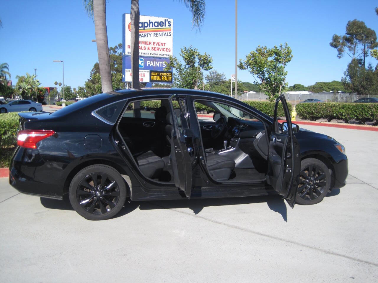 Used 2017 Nissan Sentra SR w/ SR Midnight Edition image 8