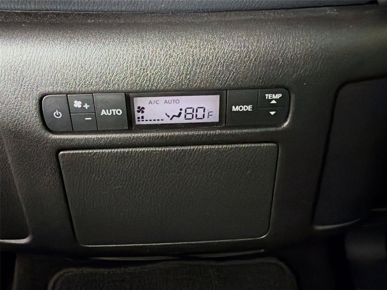 Used 2024 Nissan Armada SV AWD/4WD image 28