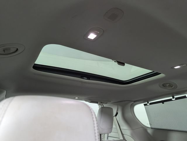 Used 2017 Chrysler Pacifica Limited FWD image 23