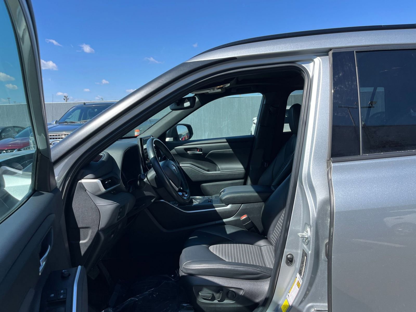 Used 2024 Toyota Highlander XSE image 28