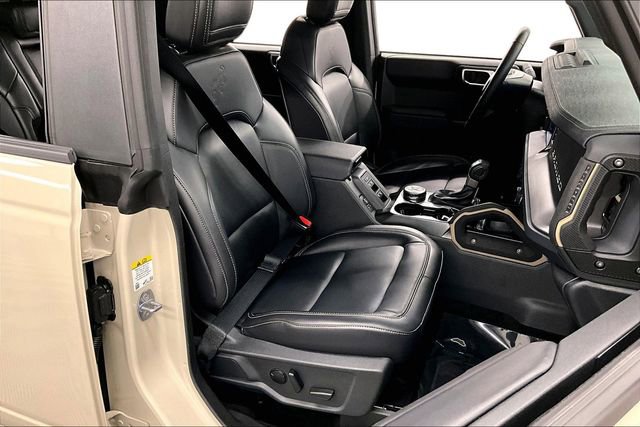 Used 2025 Ford Bronco Badlands image 8