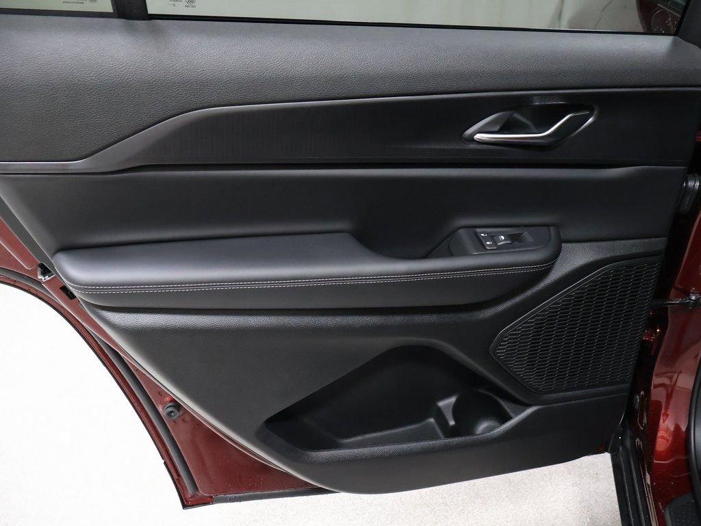 New 2025 Jeep Grand Cherokee L Laredo w/ Luxury Tech Group I image 15