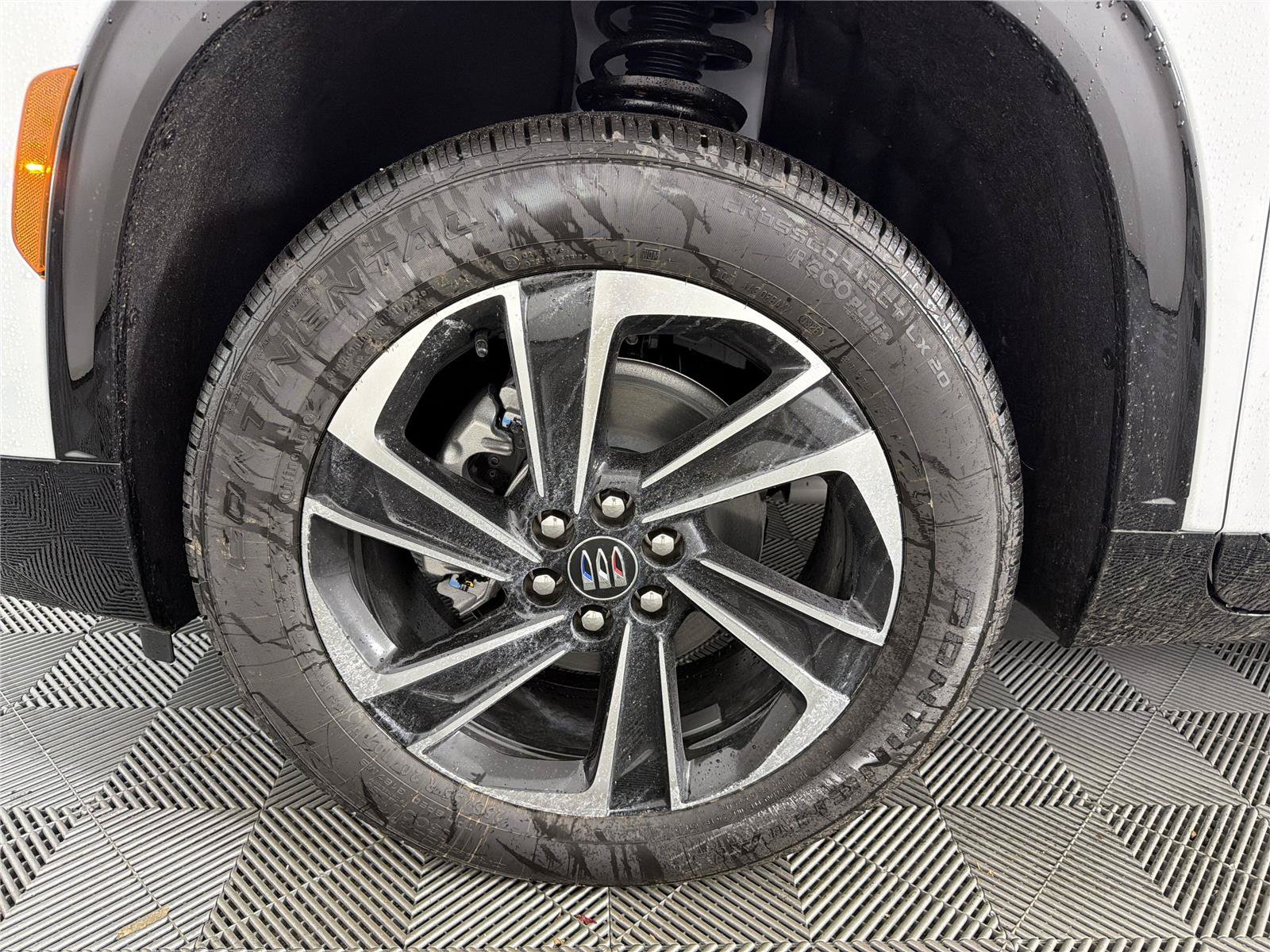 New 2026 Buick Enclave Sport Touring w/ Power Package FWD image 9