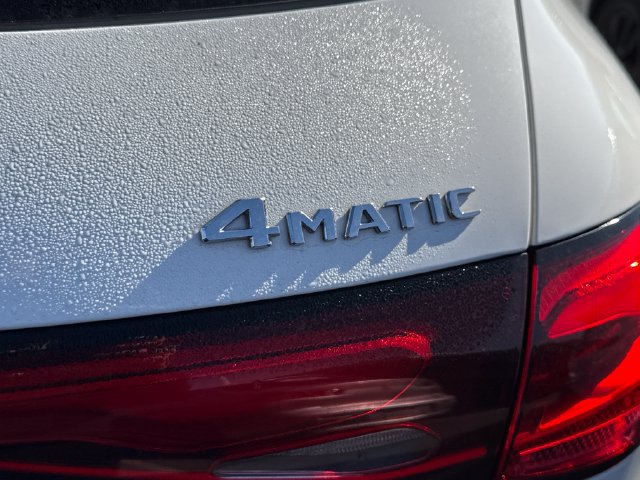 Used 2024 Mercedes-Benz GLC 300 4MATIC image 19