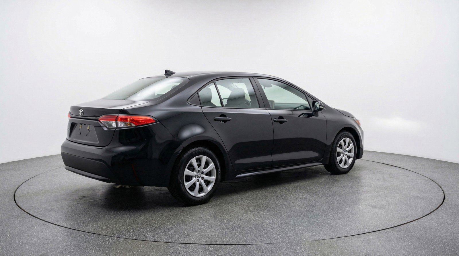 Used 2025 Toyota Corolla LE FWD image 9